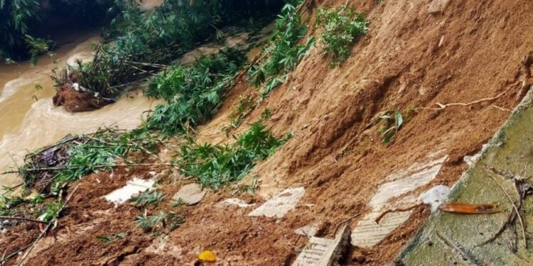 Dua Anak Tewas Tertimbun Longsor di Pangalengan Bandung