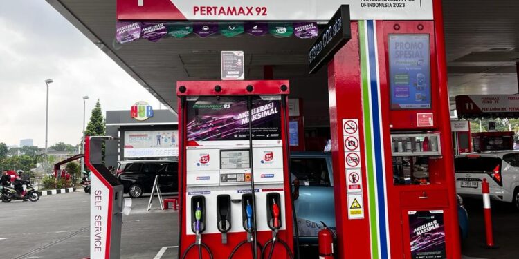 Harga Pertamax Turun Mulai 1 Februari, Kini Rp11.800 per Liter