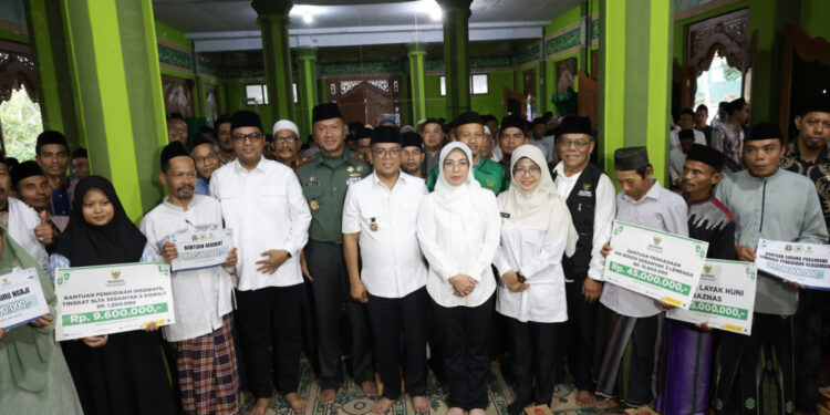 Safari Ramadan, Gubernur Andra Soni Buka Puasa Bersama Warga Cisata Pandeglang