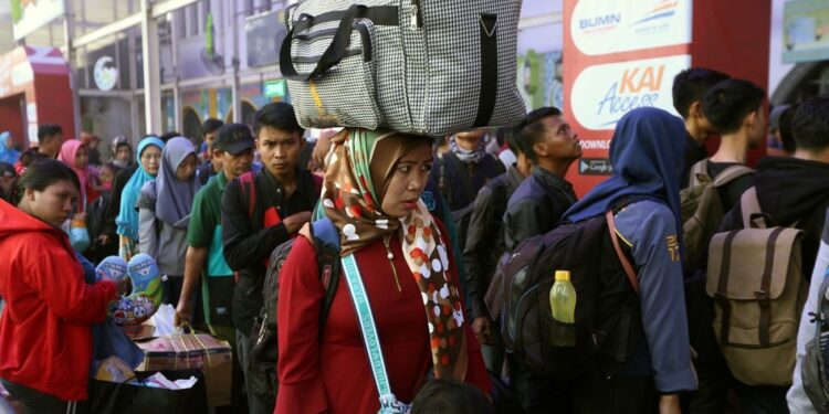Hindari Kelelahan Saat Mudik, KAI Ingatkan Pentingnya Minum Air dan Vitamin