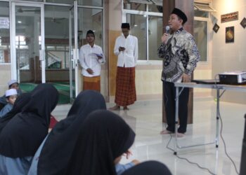 Aksi Nyata Dosen Unpam di Depok, Ajarkan Santri Panti Asuhan Teknologi Hemat Listrik Berbasis Timer