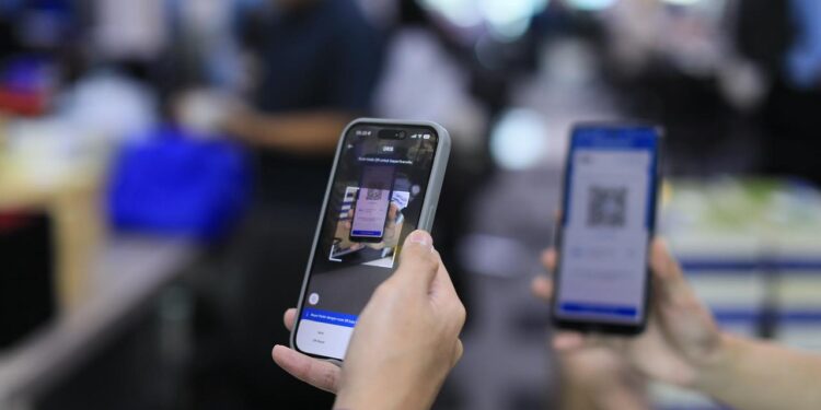 Tanpa Ribet, Kirim THR Praktis dengan QRIS Transfer dan Transfer Emas di BRImo
