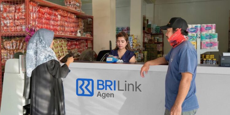 Perkuat Ekonomi Kerakyatan, BRILink Agen “Rieche Endah” Bantu Permudah Transaksi Perbankan Warga hingga Ciptakan Peluang Usaha di Sumbawa