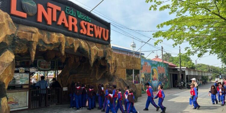 Desa Hendrosari Bangkit: Pembeli Datang, UMKM Tumbuh, Ekonomi Melaju Berkat Pemberdayaan Desa BRILian