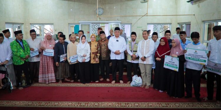 Benyamin Dampingi Gubernur Banten Safari Ramadan: Silaturahmi hingga Pemberian Bantuan
