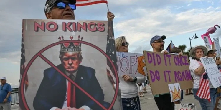 Jutaan Warga AS Turun ke Jalan, Aksi “No Kings” Mengguncang Kepemimpinan Trump