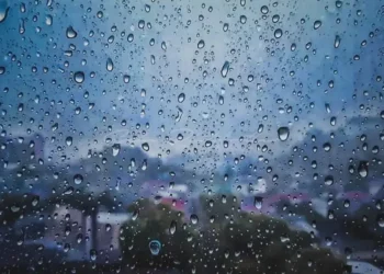 Prakiraan Cuaca Tangsel Hari Ini: Hujan Ringan Guyur Seluruh Wilayah