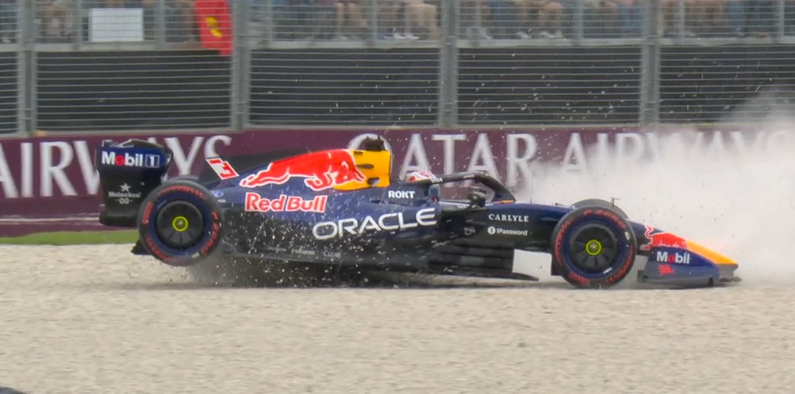 Max Verstappen saat mengalami kecelakaan. Foto: F1
