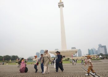 Libur Lebaran, Monas Diserbu Ribuan Pengunjung dari Berbagai Daerah