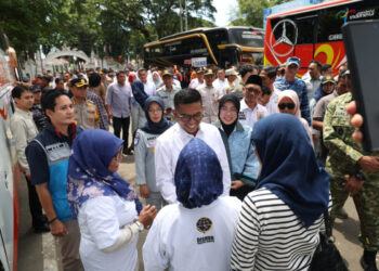 Gubernur Andra Soni Lepas 990 Peserta Program Mudik Gratis Pemprov Banten