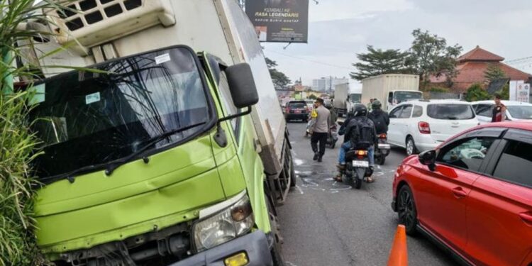 Kecelakaan Maut di Jalan Raya Nagreg, Satu Pejalan Kaki Meninggal Dunia