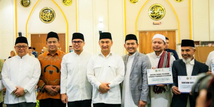 Safari Ramadan, Pilar Dampingi Wagub Banten Silaturahmi dengan Masyarakat di Tangsel