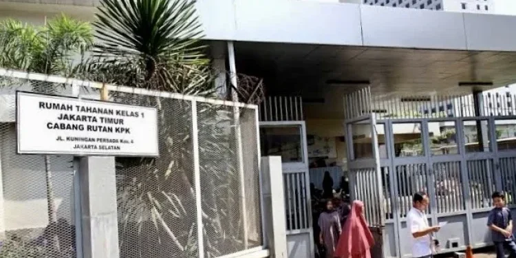 Momen Haru Idul Fitri di Rutan Komisi Pemberantasan Korupsi, Tahanan Bertemu Keluarga
