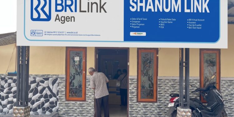 Holding Ultra Mikro Perluas Dampak, Perempuan Ini Makin Produktif dan Cuan Melalui BRILink Agen Mekaar