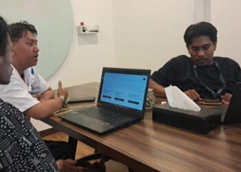 Rancang Bangun Sistem Dashboard Web Crawling Produk dan Jasa Berbasis Real-time Database pada PT Segara Lentera Teknologi