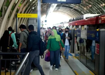 127 Ribu Orang Naik LRT Jabodebek dalam Sehari, Efek Gangguan KRL Bekasi