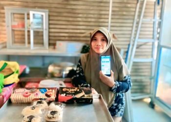 Bangkit dari Keterbatasan, Usaha Kue Tantiningsih Kini Mampu Topang Ekonomi Keluarga Berkat Sinergi Holding UMi