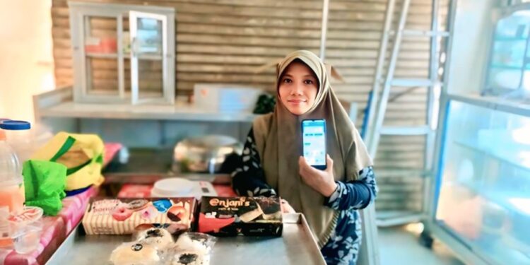 Bangkit dari Keterbatasan, Usaha Kue Tantiningsih Kini Mampu Topang Ekonomi Keluarga Berkat Sinergi Holding UMi