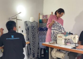 LinkUMKM BRI Dorong Perempuan Pengusaha Fesyen Naik Kelas, Olah Wastra Nusantara Jadi Busana Modern