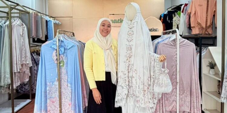 Pengusaha Perempuan Angkat Mukena Premium Berdesain Khas, Naeka Tembus Pasar Global Berkat LinkUMKM BRI