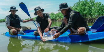 Peringati Hari Bumi, BRI Perkuat Komitmen Jaga Ekosistem Pesisir Lewat Penanaman Mangrove di Muara Gembong Bekasi