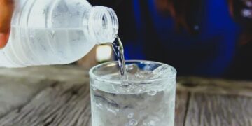 Mitos atau Fakta? Ahli Ungkap Dampak Minum Air Dingin bagi Tubuh