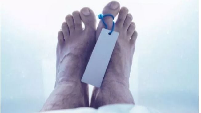 Mayat Pria Tanpa Identitas Ditemukan Mengambang di Kali Ciliwung, Polisi Lakukan Penyelidikan