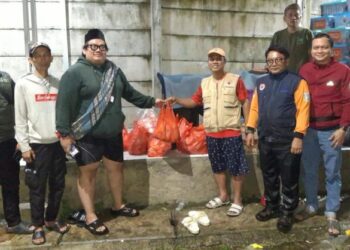 Dinsos Tangsel Salurkan Bantuan untuk Korban Banjir dan Longsor, 150 Paket Makanan Dibagikan