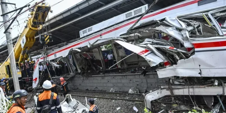 Kronologi Kecelakaan Kereta Bekasi Timur Versi Kemenhub: Berawal dari Mobil Tertemper KRL