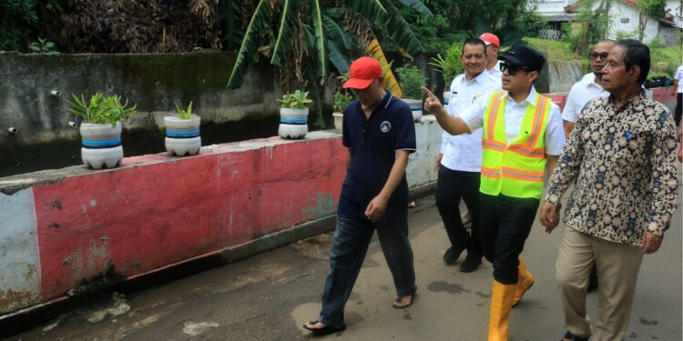 Cek Lokasi Banjir Tangsel, Pilar Saga Dorong Penambahan Pompa dan Long Storage