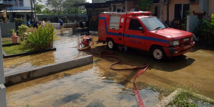 Pemkot Tangsel Lakukan Penyedotan di Wilayah Terdampak Banjir
