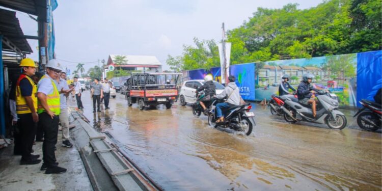 Pilar Tinjau Genangan di Jalan Puspiptek, Pemkot Tangsel Lakukan Penanganan Terpadu