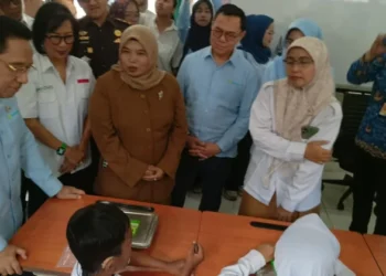 Wamenkes Tinjau Program Makan Bergizi Gratis di Tangsel, Ingatkan Batas Maksimal Porsi