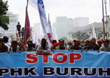 Menakar Hak dan Kewajiban Pekerja di Indonesia: Antara Perlindungan Hukum dan Bayang-Bayang Tantangan PHK