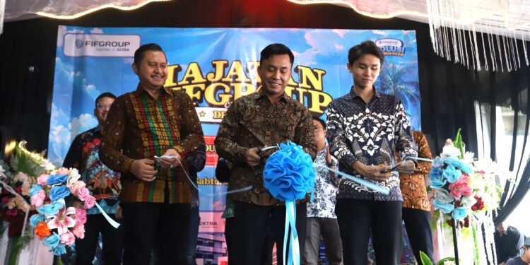 Apresiasi Pelanggan dan Warga, FIFGROUP Gelar Hajatan Cabang Depok II