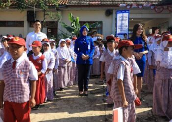 Maknai Hari Pendidikan Nasional, BRI Peduli Gelar Kelas Inspirasi hingga Berbagi Alat Tulis Bagi Siswa SDN 104 Langensari Bandung