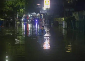 Lebih dari 1.900 KK Terdampak, Banjir di Tangerang Selatan Belum Sepenuhnya Surut