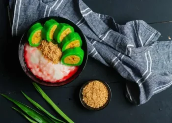 Cara Membuat Es Pisang Ijo Enak ala Rumahan, Lengkap dengan Bubur Sumsum