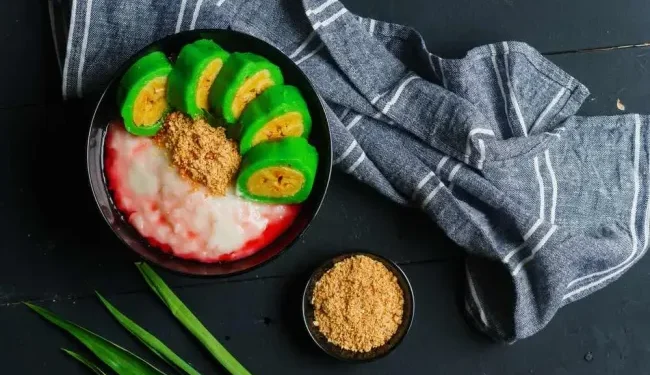 Cara Membuat Es Pisang Ijo Enak ala Rumahan, Lengkap dengan Bubur Sumsum