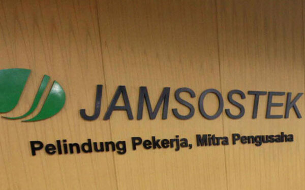 JAMSOSTEK Sebagai Bentuk Perlindungan Sosial Tenaga Kerja  di Indonesia 