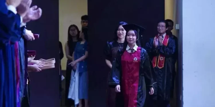Keren! Siswi SMA Tangsel Ini Diterima di 7 Universitas Top Dunia, dari London hingga Jepang
