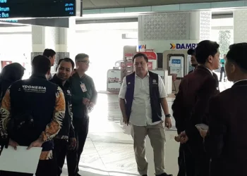 Menlu Sugiono Sambut 9 WNI Global Sumud Flotilla 2.0 di Bandara Soekarno-Hatta