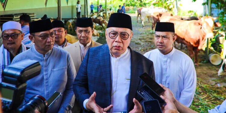 Pemkot Tangsel Salurkan 37 Sapi dan 60 Kambing Kurban hingga Wadah Ramah Lingkungan