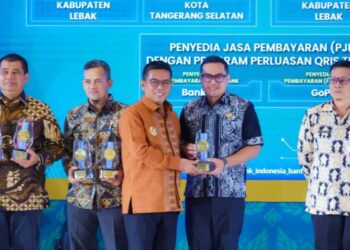 Pemkot Tangsel Raih 2 Penghargaan Digitalisasi Keuangan Daerah Terbaik dari BI