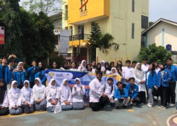 Pengenalan Dunia Kerja dan Budaya Industri bagi Siswa SMK Melalui Workshop Interaktif