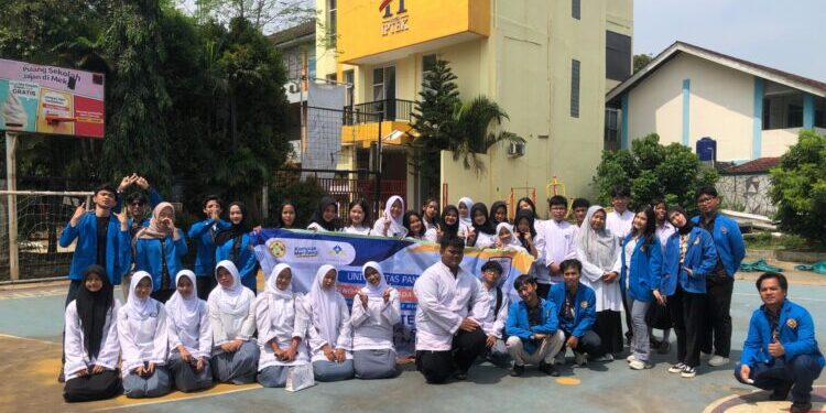 Pengenalan Dunia Kerja dan Budaya Industri bagi Siswa SMK Melalui Workshop Interaktif