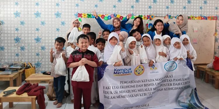 Edukasi Menabung Melalui Media Poster dan Cerita dalam Membedakan Kebutuhan dan Keinginan Sejak Dini