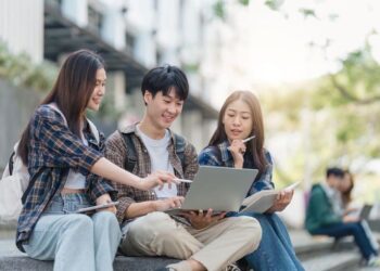 Ijazah Kampus vs Kecerdasan AI: Siapa yang Bakal Menang di Dunia Kerja