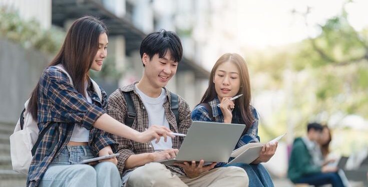 Ijazah Kampus vs Kecerdasan AI: Siapa yang Bakal Menang di Dunia Kerja