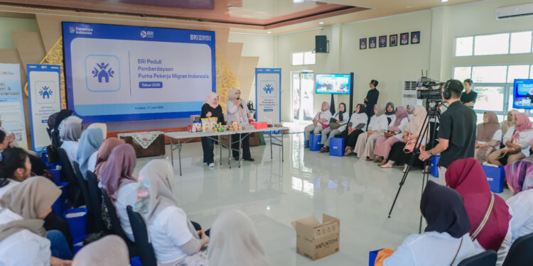 Tingkatkan Ketahanan Ekonomi, BRI Peduli Beri Pelatihan Kewirausahaan Bagi Puluhan Purna Pekerja Migran Indonesia di Cirebon